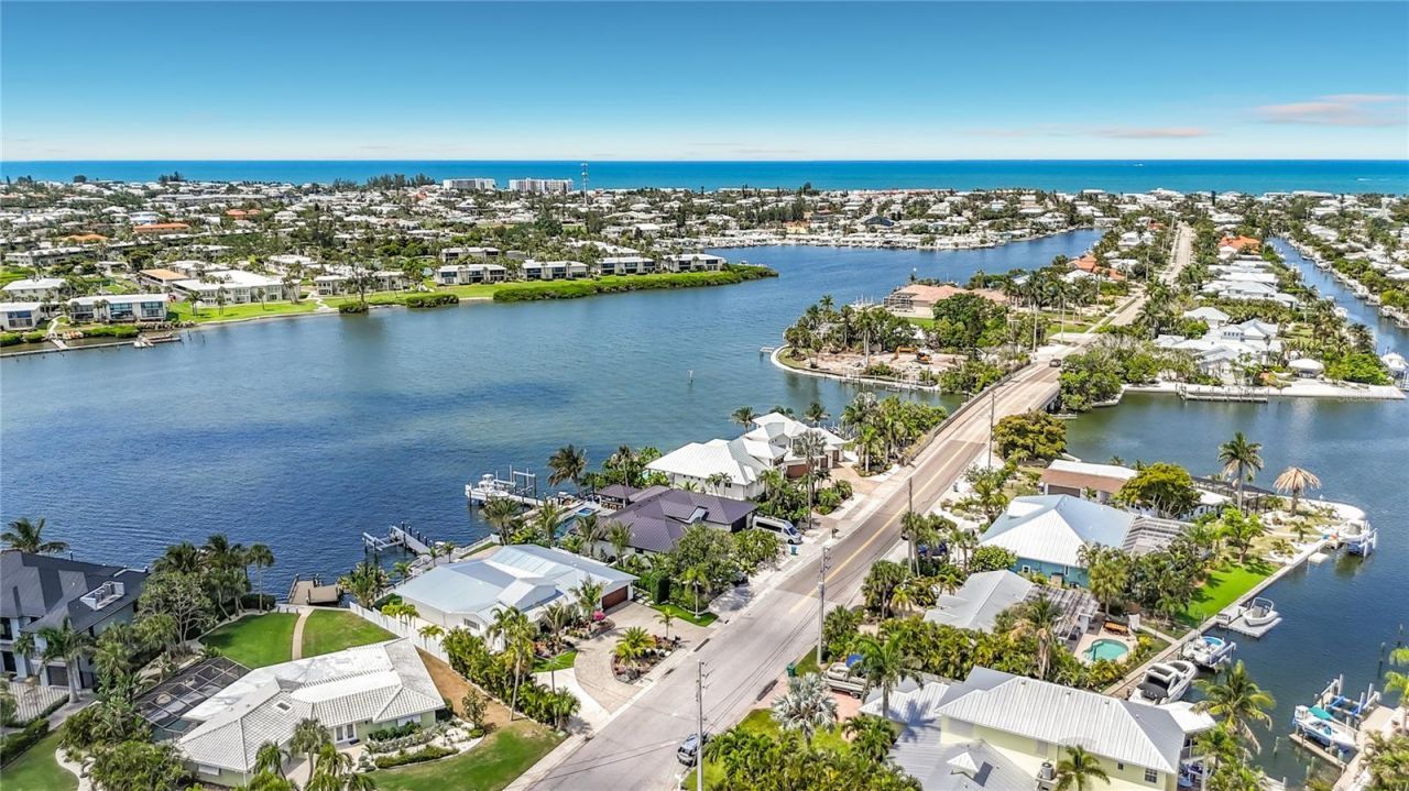 605 Key Royale Drive, Holmes Beach, FL 34217 Photo