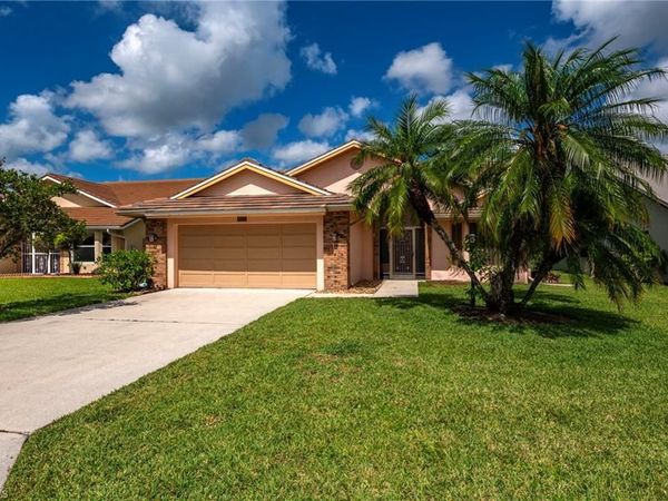 441 Countryside DR , NAPLES, FL 34104