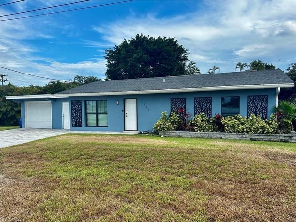 1763 Inlet DR , NORTH FORT MYERS, FL 33903
