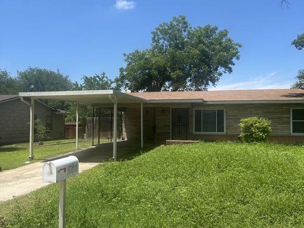 111 POSTWOOD DR, San Antonio, TX 78228