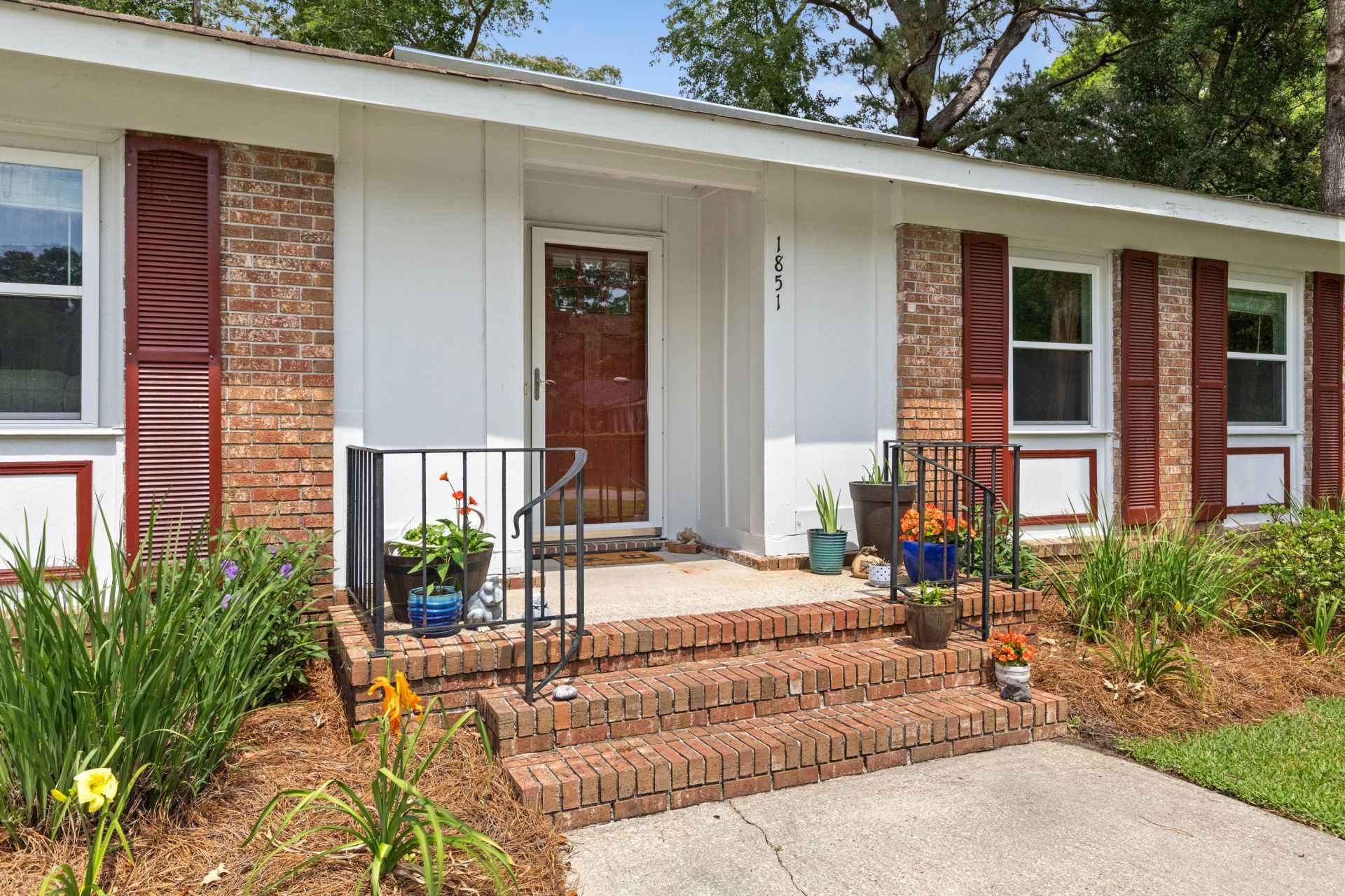 1851 Gippy Lane Photo 4