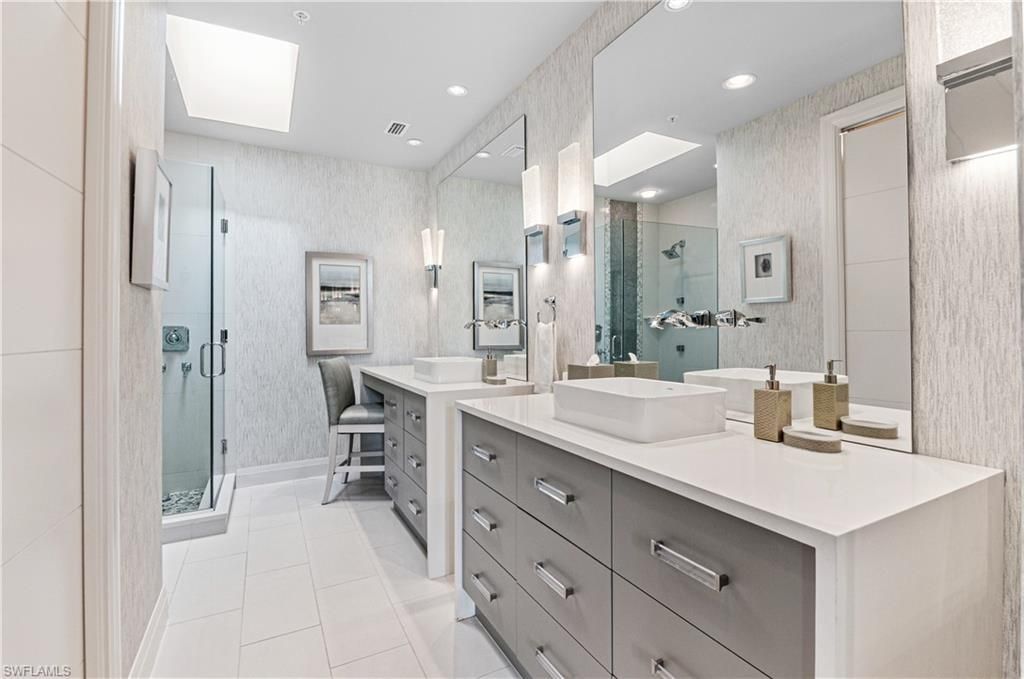 375 5th Ave S, Unit 302, Naples, FL 34102 Photo