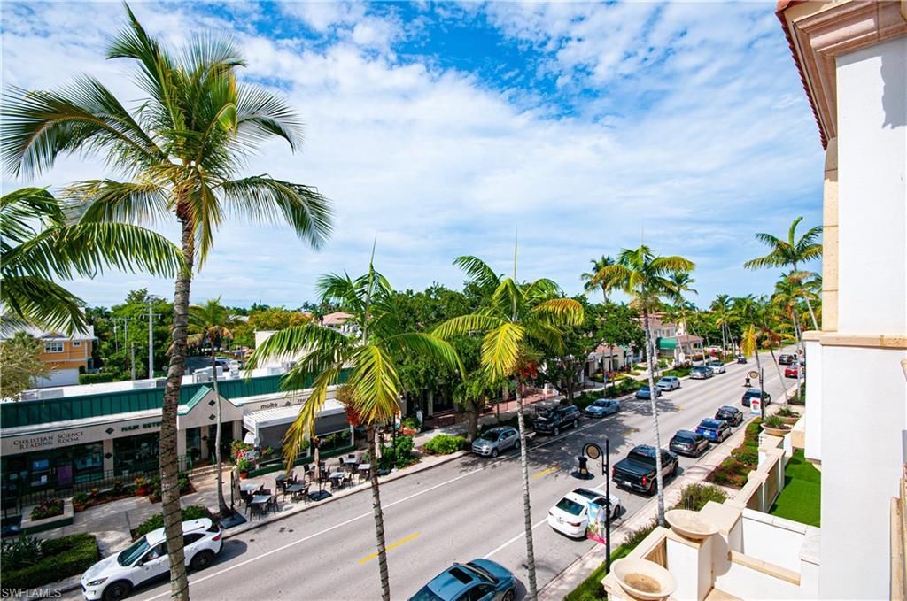 375 5th Ave S, Unit 302, Naples, FL 34102 Photo