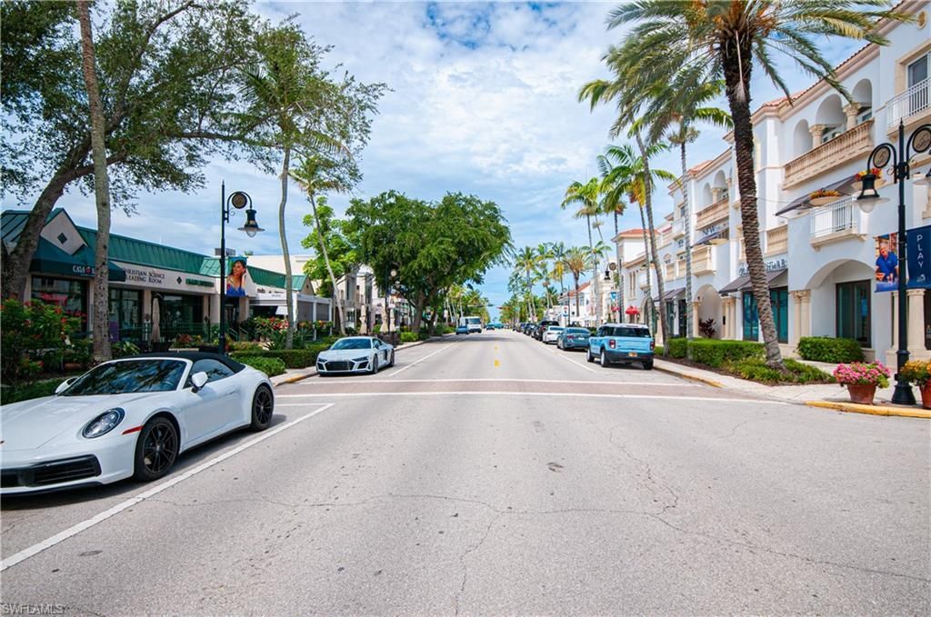 375 5th Ave S, Unit 302, Naples, FL 34102 Photo