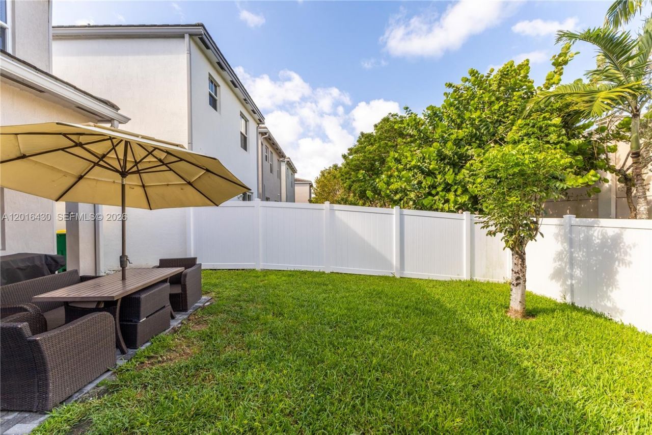 4813 NW 48th Ter , Tamarac, FL 33319 Photo