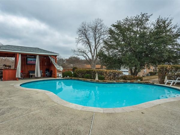 1310 Willow Way, Garland, TX 75043