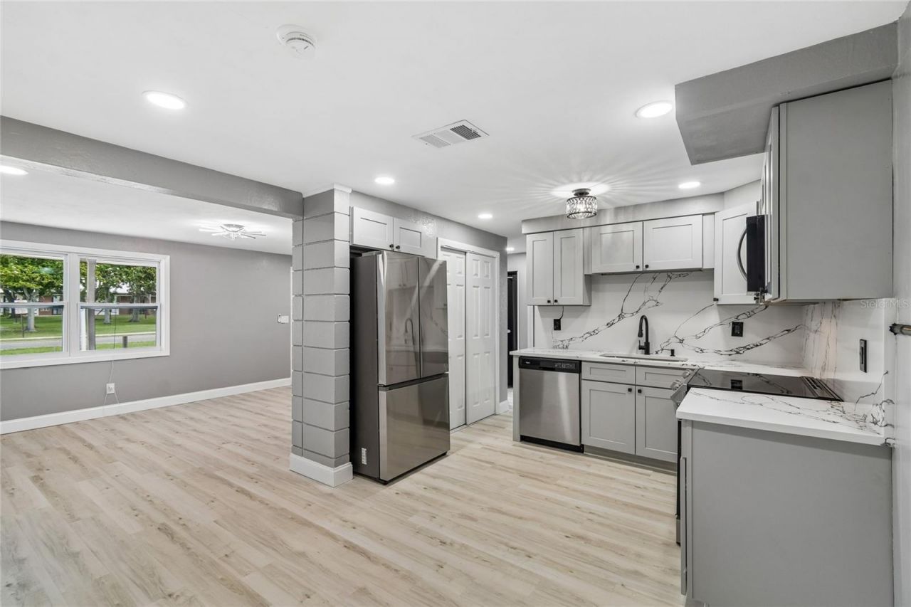 4834 Mile Stretch Drive , Holiday, FL 34690 Photo