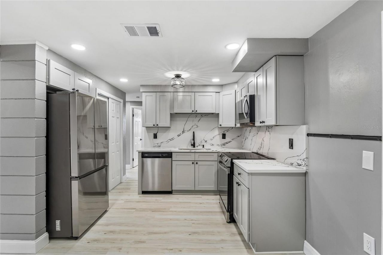 4834 Mile Stretch Drive , Holiday, FL 34690 Photo