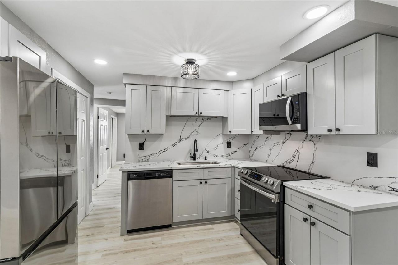 4834 Mile Stretch Drive , Holiday, FL 34690 Photo