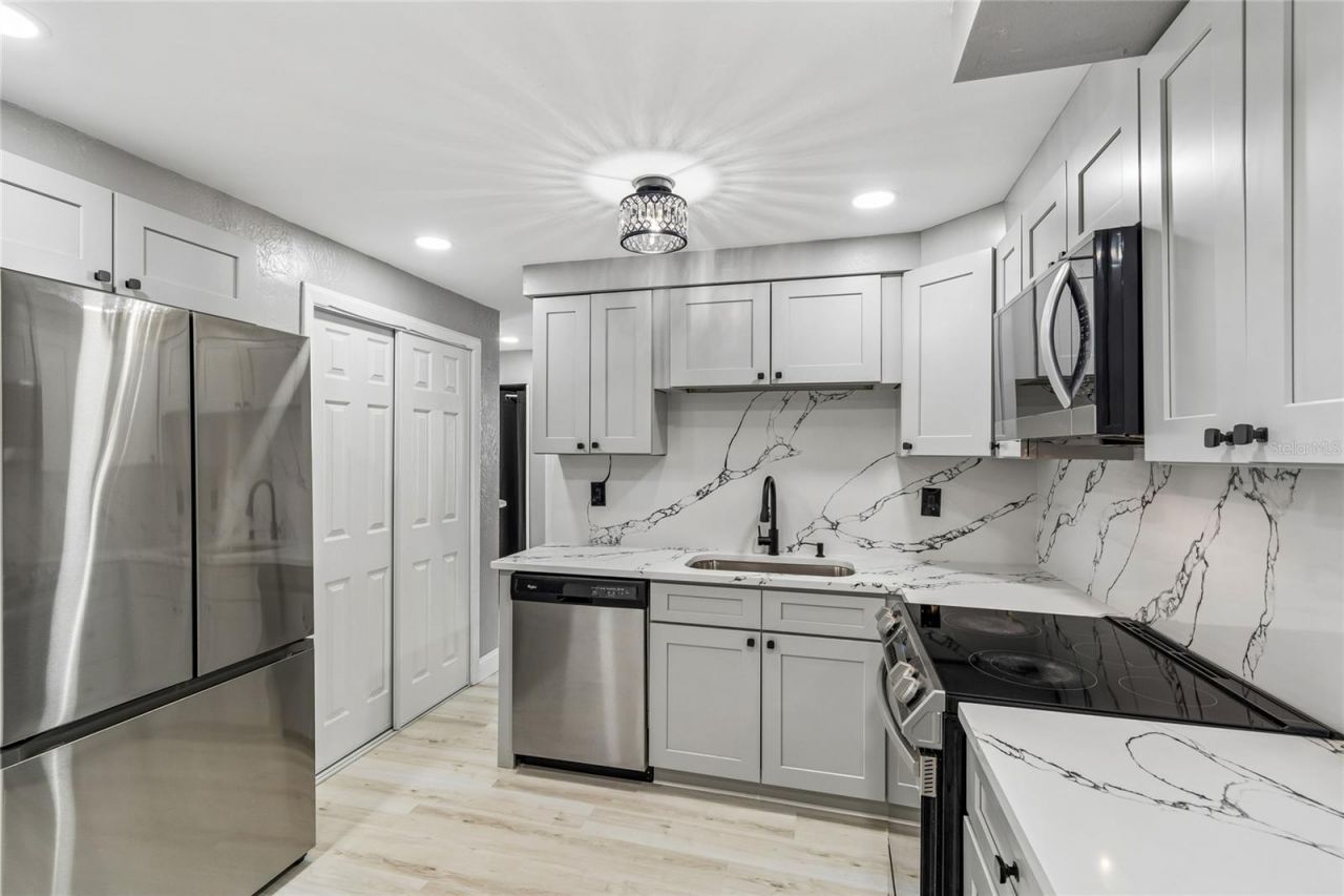 4834 Mile Stretch Drive , Holiday, FL 34690 Photo