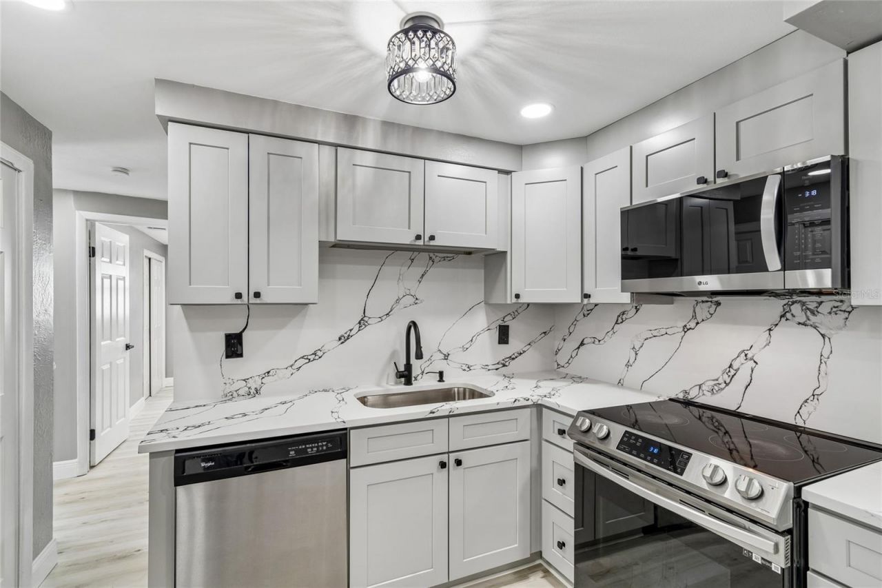 4834 Mile Stretch Drive , Holiday, FL 34690 Photo