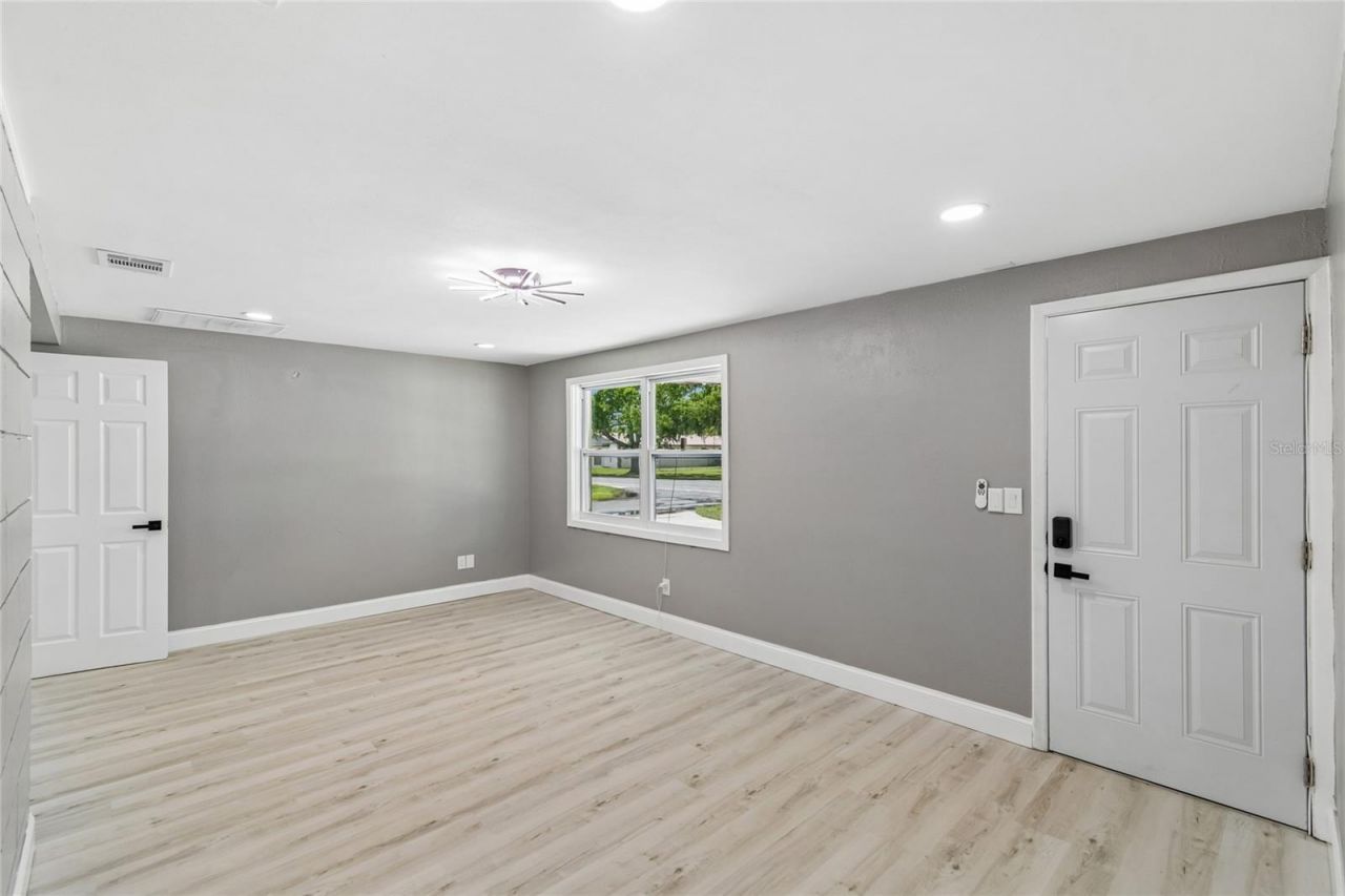 4834 Mile Stretch Drive , Holiday, FL 34690 Photo