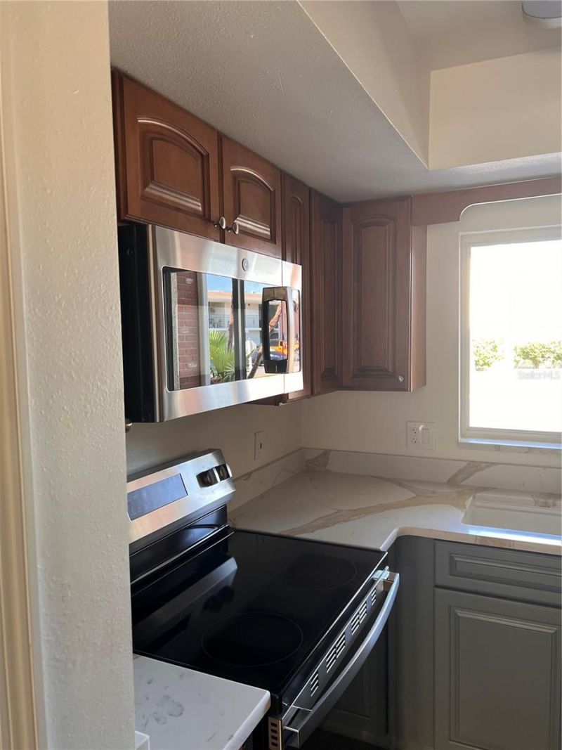 4500 Overlook Drive Ne, Unit 107, Saint Petersburg, FL 33703 Photo