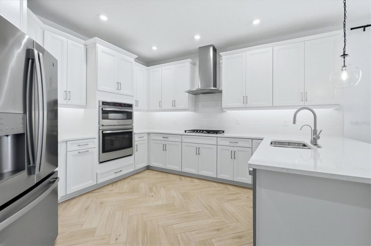 8212 Shooting Star Rd, Sarasota, FL 34241 Photo