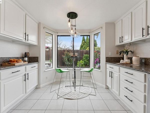 117 Payot Ct, Alameda, CA 94502