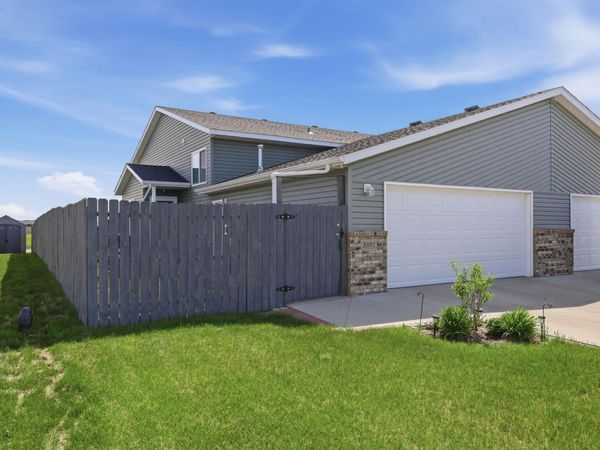 3392 Maple Leaf Loop S, Fargo, ND 58104