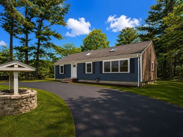 22 Randall Rd, Mattapoisett, MA 02739