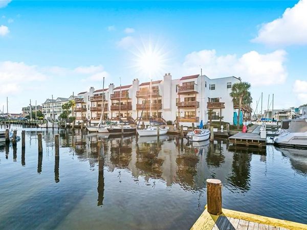 8654 PONTCHARTRAIN Boulevard , Unit 14, New Orleans, LA 70124