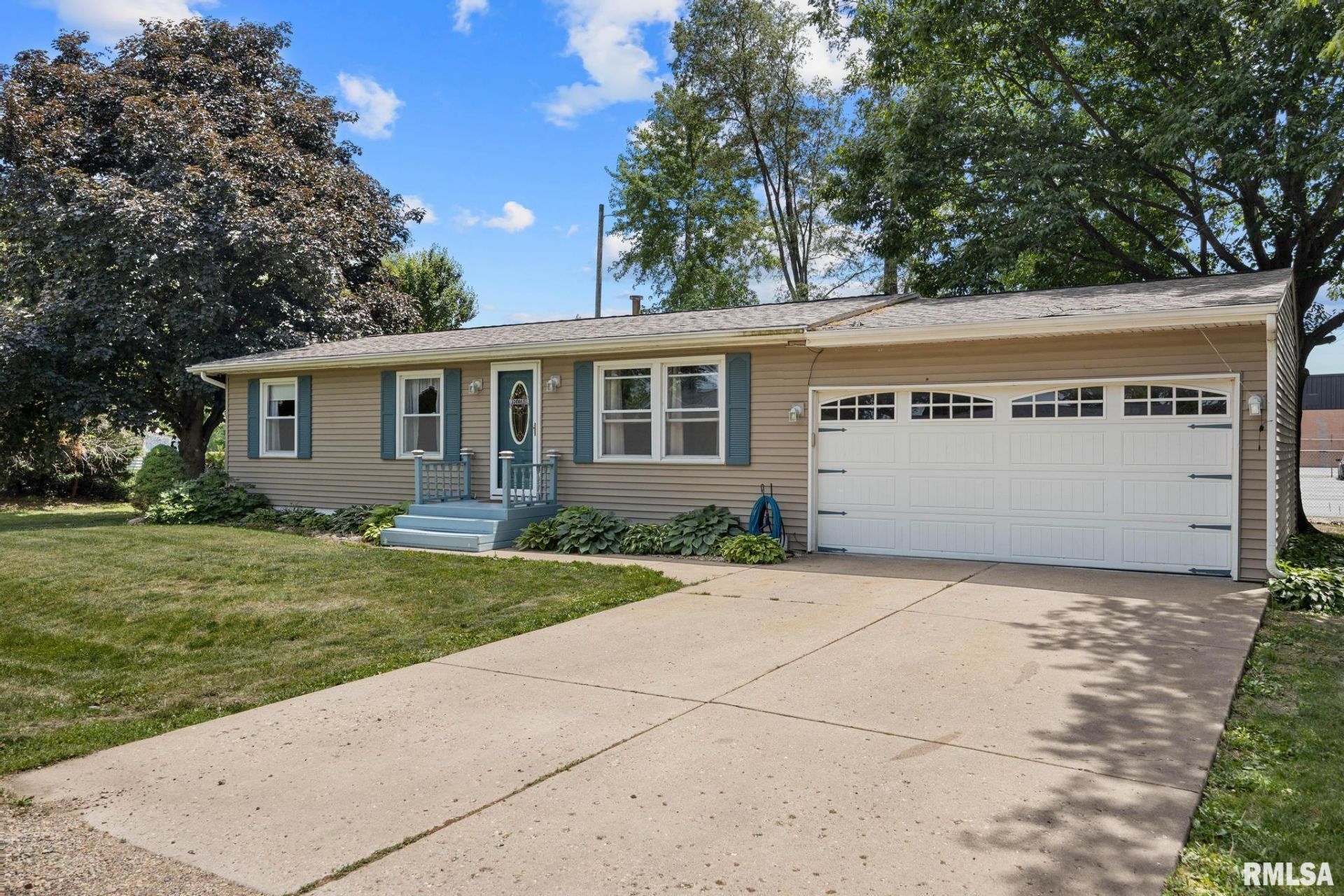 300 Miller Court, Brimfield, IL 61517 Main Photo