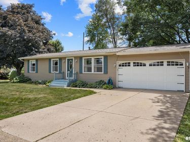 300 MILLER Court, Brimfield, IL 61517