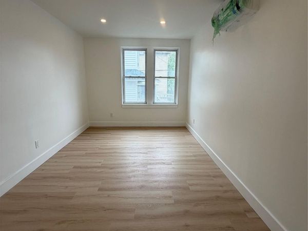 3105 Roberts Avenue , Bronx, NY 10461