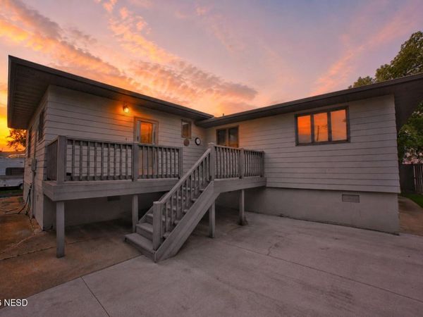 118 N LAKE DRIVE, Watertown, SD 57201