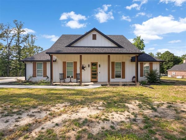 1562 N Willow Oak Road, Gladewater, TX 75647