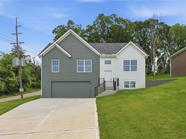 103 S High Street, Sugar Creek, MO 64054