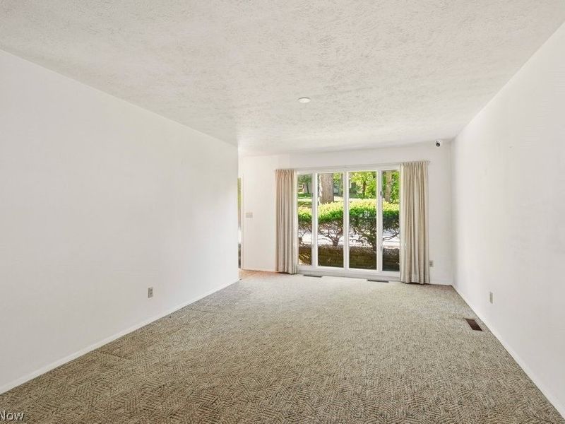 17482 Falling Water Road , Strongsville, OH 44136 Photo 4