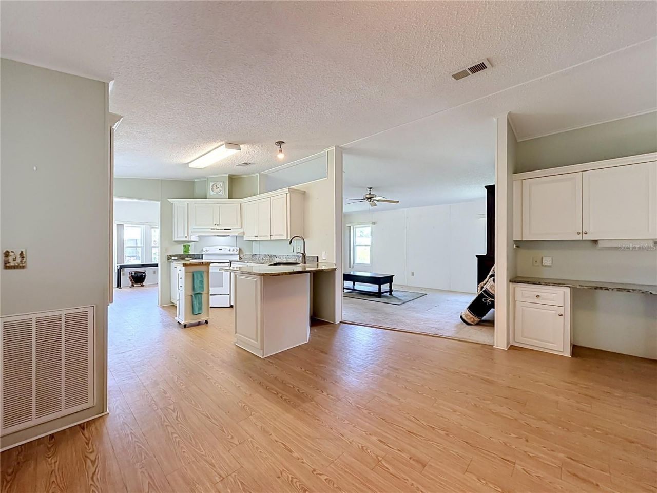 1666 Elkhart Circle , Tavares, FL 32778 Photo