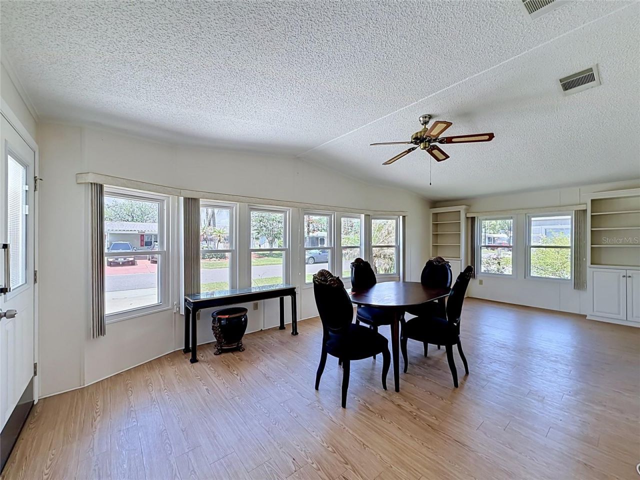 1666 Elkhart Circle , Tavares, FL 32778 Photo