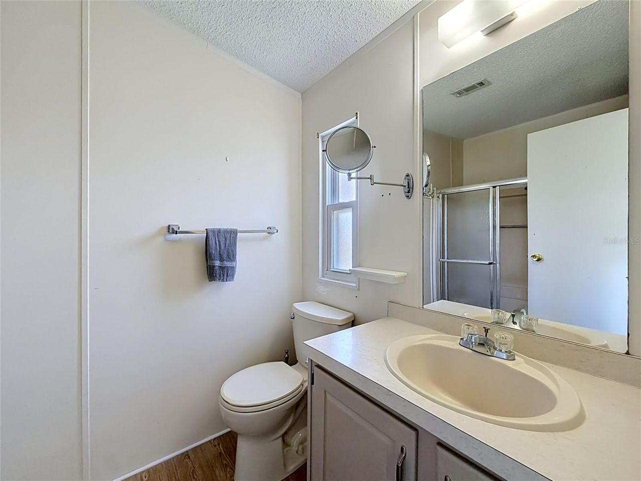 1666 Elkhart Circle , Tavares, FL 32778 Photo