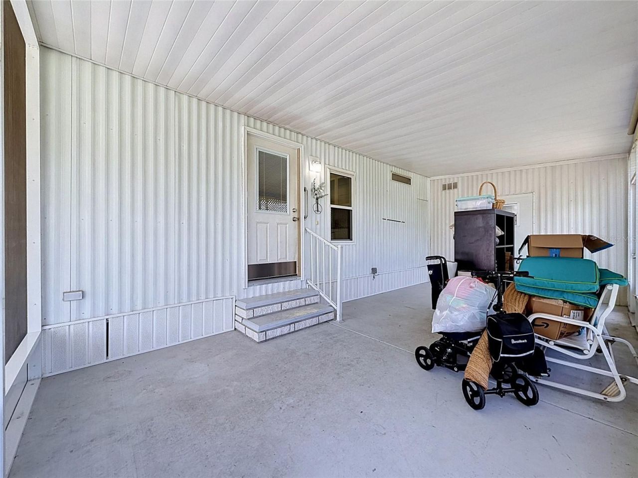 1666 Elkhart Circle , Tavares, FL 32778 Photo