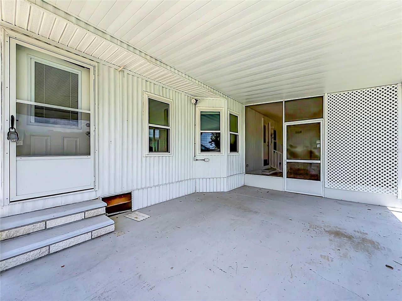 1666 Elkhart Circle , Tavares, FL 32778 Photo