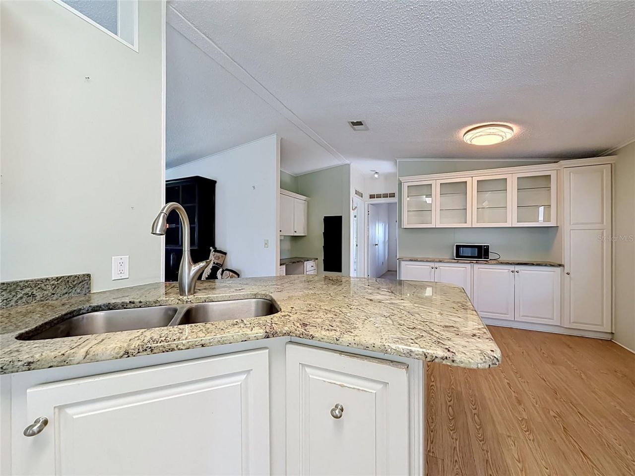 1666 Elkhart Circle , Tavares, FL 32778 Photo