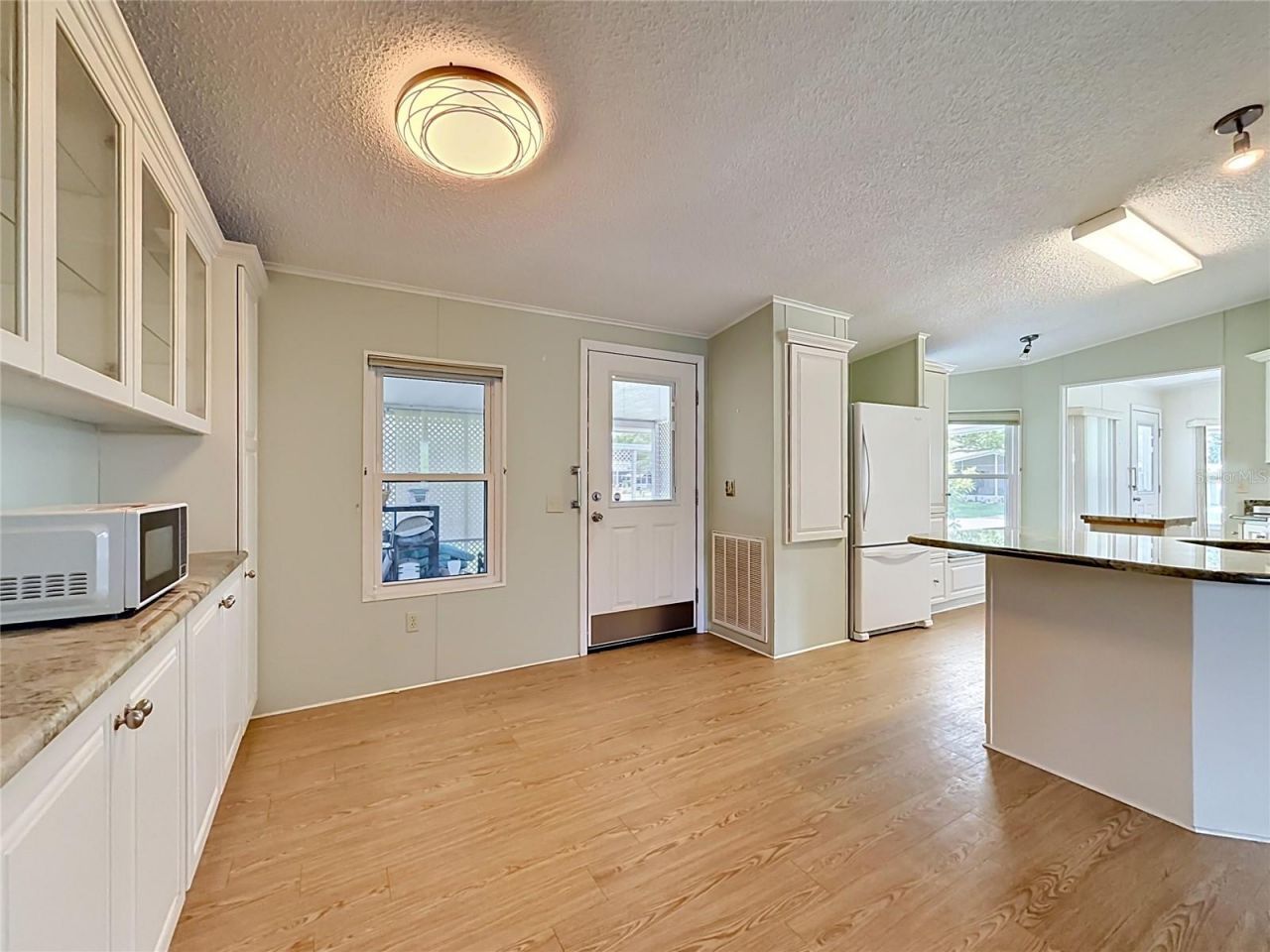 1666 Elkhart Circle , Tavares, FL 32778 Photo