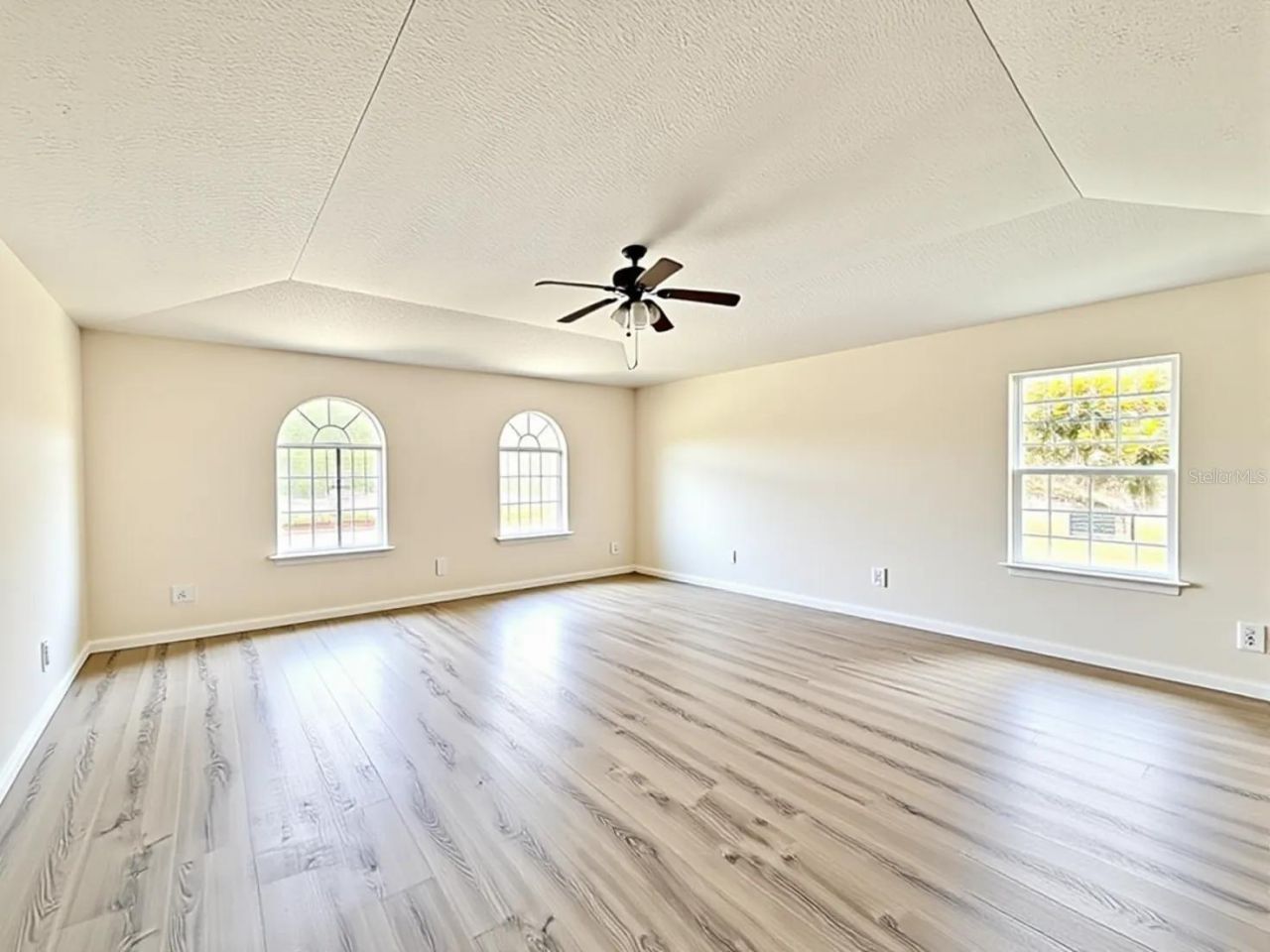 24301 SW 6th Place , Newberry, FL 32669 Photo