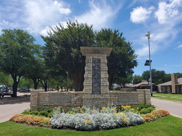 1118 Bradford Drive, Glenn Heights, TX 75154