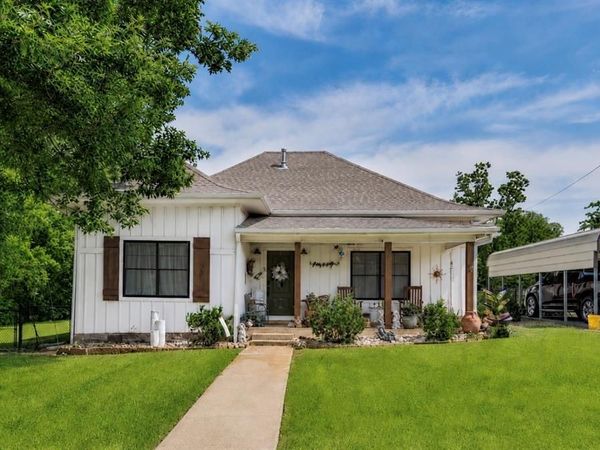 410 3rd Street, Whitesboro, TX 76273
