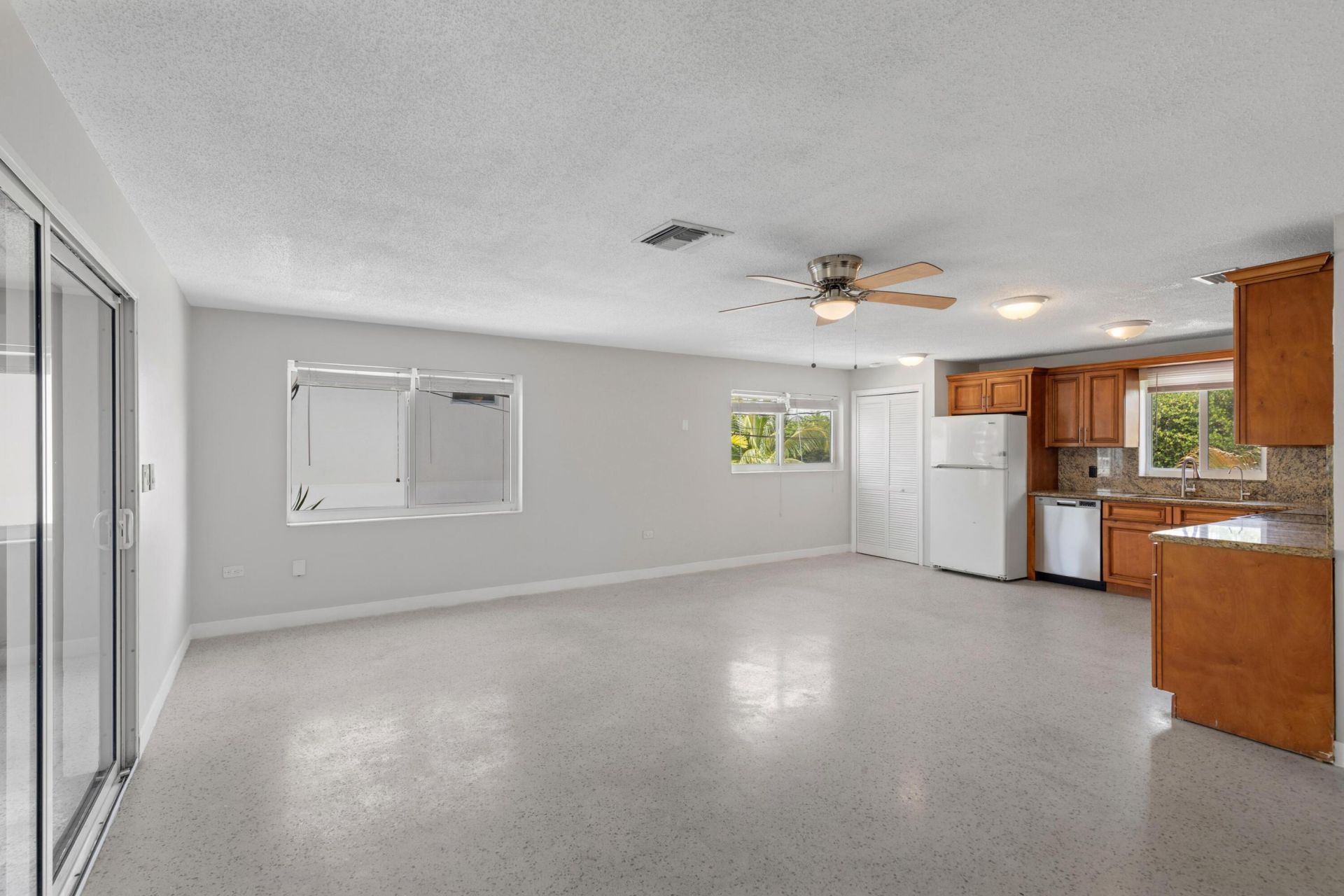 596 W Shore Drive, Summerland Key, FL 33042 Photo