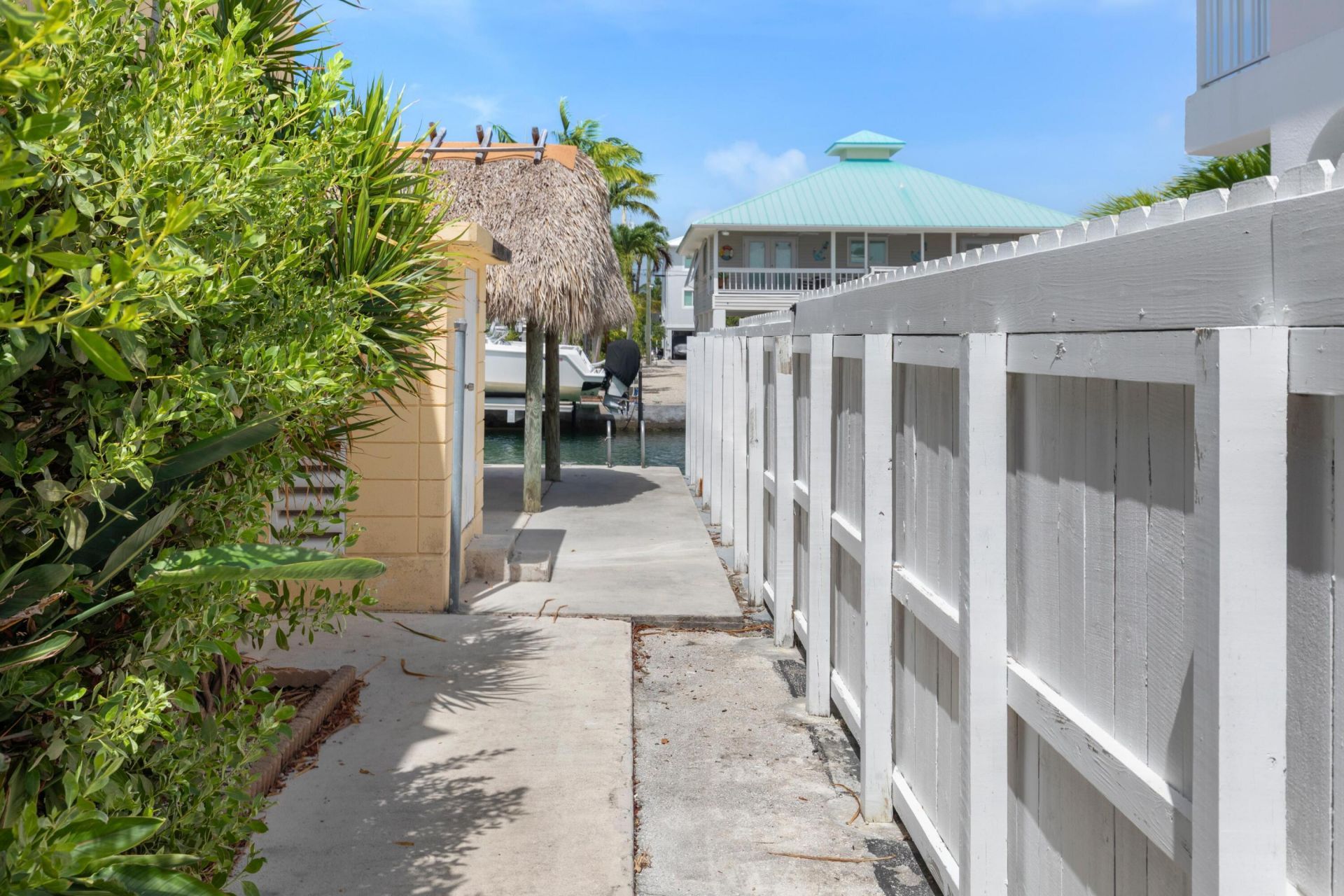 596 W Shore Drive, Summerland Key, FL 33042 Photo
