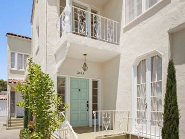 2011 N Beachwood Drive, Los Angeles, CA 90068