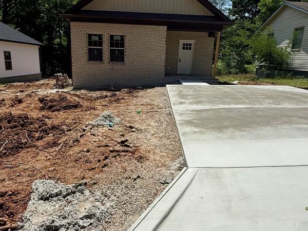 422 Smith St, Florence, AL 35630