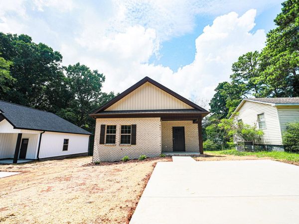 422 Smith St, Florence, AL 35630