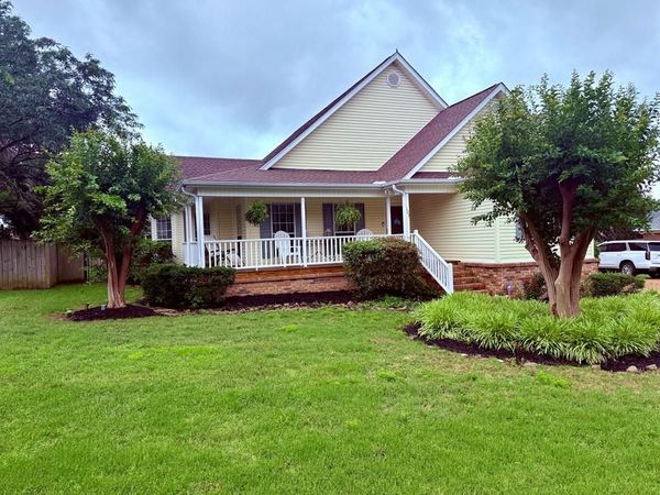 103 Sherwood Cove, Batesville, MS 38606