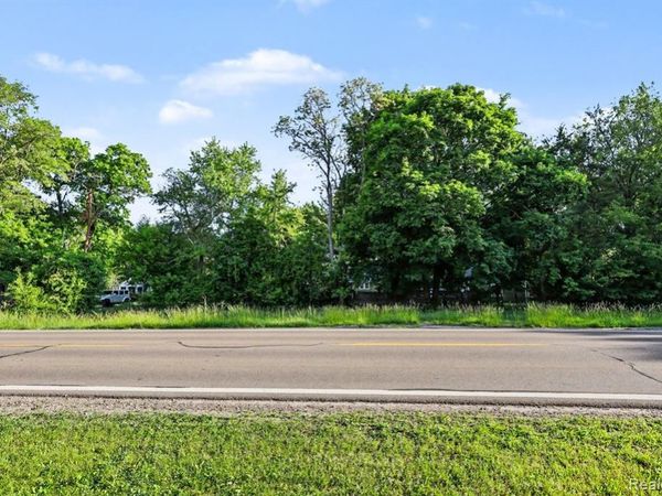 2491 Hoover Avenue , West Bloomfield Twp, MI 48324