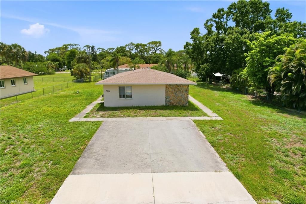 2237 Iris Way , Fort Myers, FL 33905 Photo