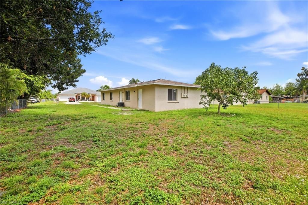 2237 Iris Way , Fort Myers, FL 33905 Photo