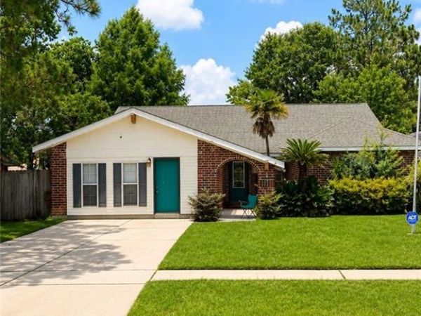 402 LONGLEAF Drive , Slidell, LA 70458