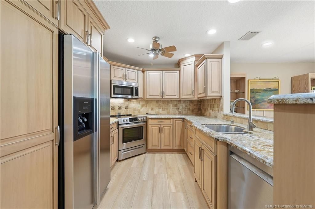 5600 SE Foxcross Place, Stuart, FL 34997 Photo